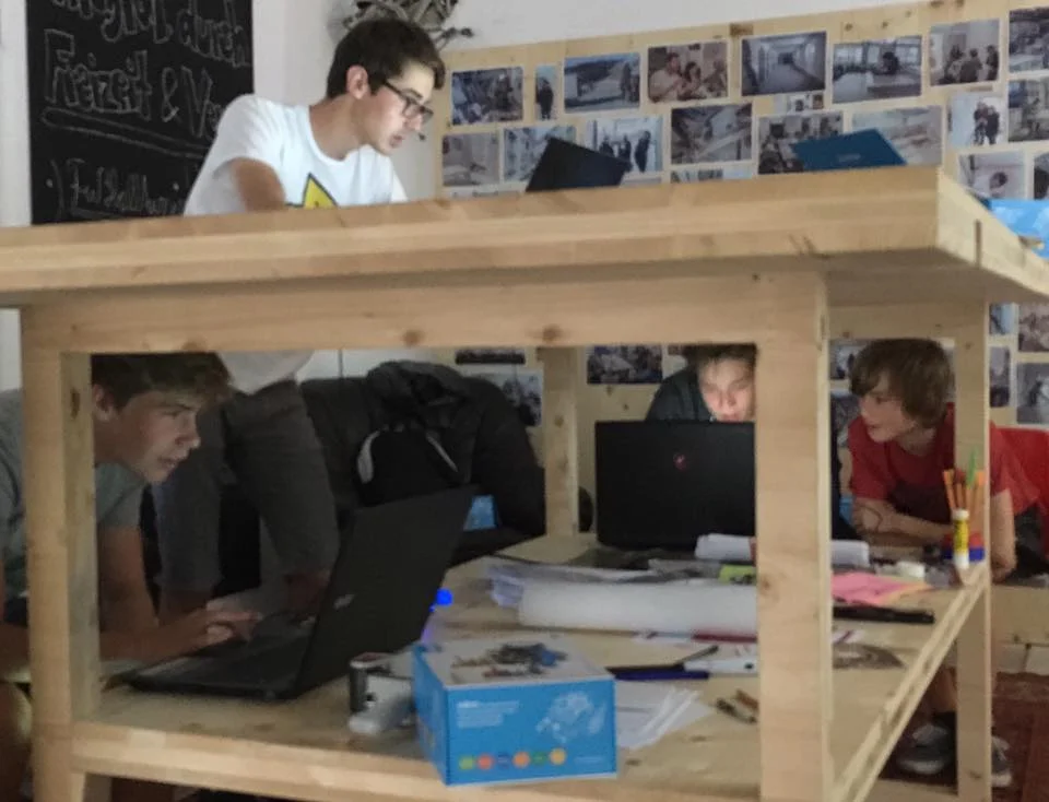 students robotics 2